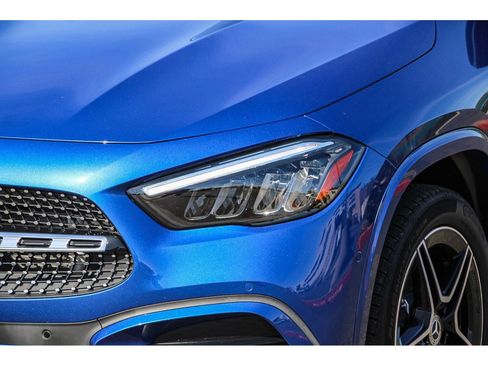Certified 2025 Mercedes-Benz GLA 250 4MATIC image 8