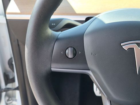 Used 2021 Tesla Model Y Performance AWD/4WD image 17