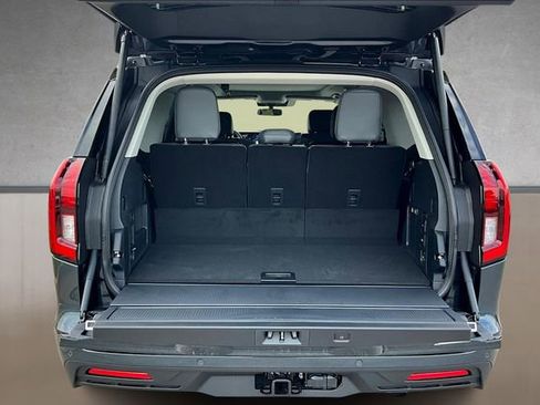 New 2025 Ford Expedition Active image 4