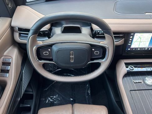 Used 2025 Lincoln Navigator Black Label AWD/4WD image 14