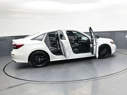 Used 2025 Honda Civic Sport image 40