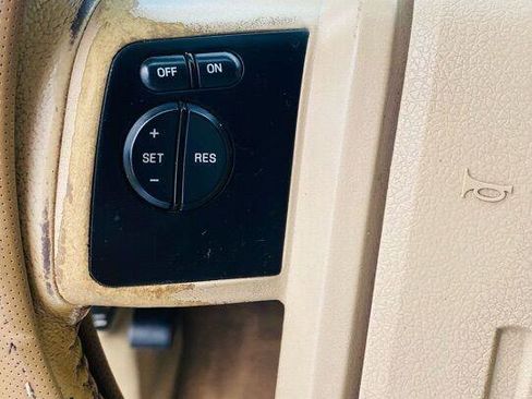 Used 2010 Ford F250 Lariat image 21