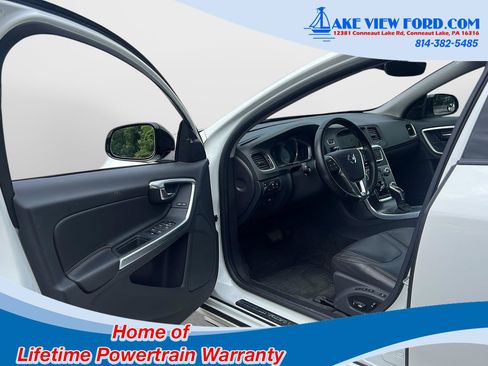 Used 2016 Volvo V60 T5 Cross Country AWD/4WD image 17