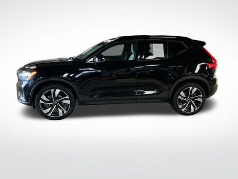 Certified 2023 Volvo XC40 B5 Plus w/ Protection Package Premier AWD/4WD image 2