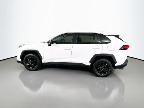 Used 2022 Toyota RAV4 LE FWD image 8