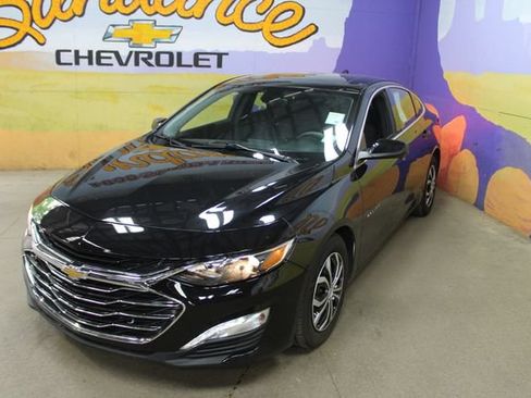 Used 2021 Chevrolet Malibu LT FWD image 4