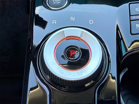 Used 2025 Kia Sportage SX Prestige image 32