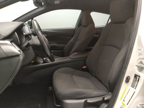 Used 2018 Toyota C-HR XLE image 17