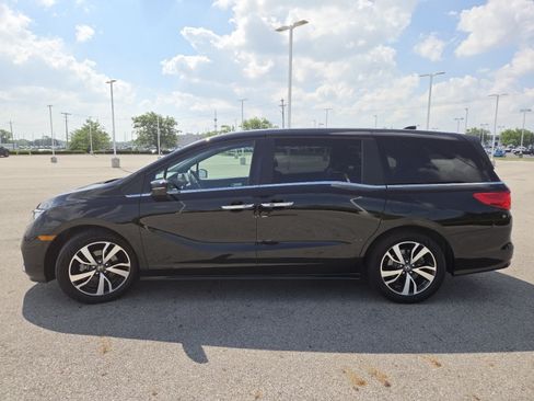 Used 2023 Honda Odyssey Touring image 14