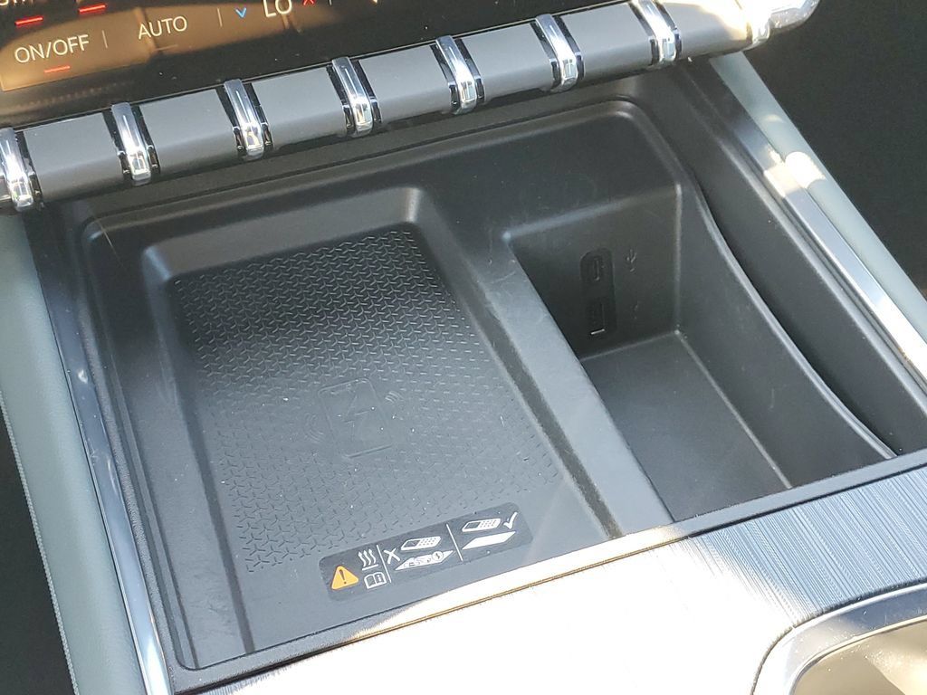 Used 2024 GMC Acadia AT4 w/ LPO, Floor Liner Package AWD/4WD image 31