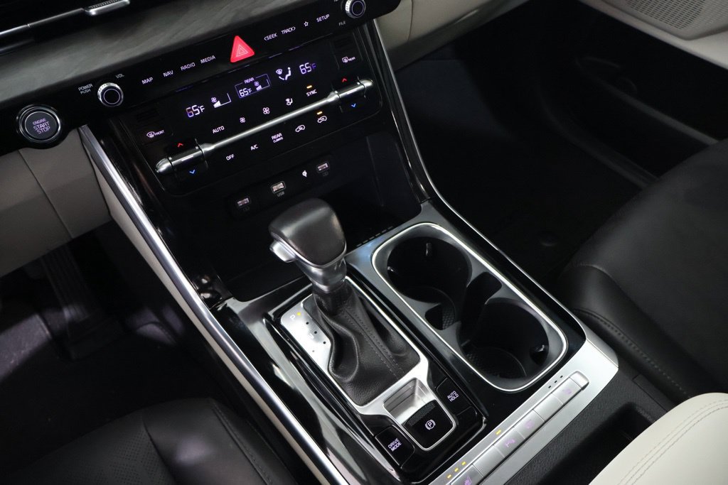 Used 2023 Kia Carnival EX FWD image 30