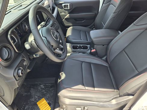 New 2025 Jeep Wrangler Unlimited Rubicon image 11