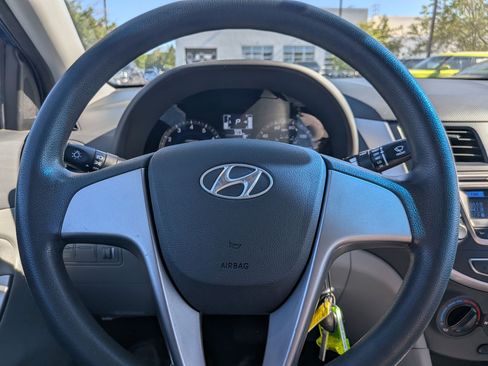 Used 2017 Hyundai Accent SE FWD image 17