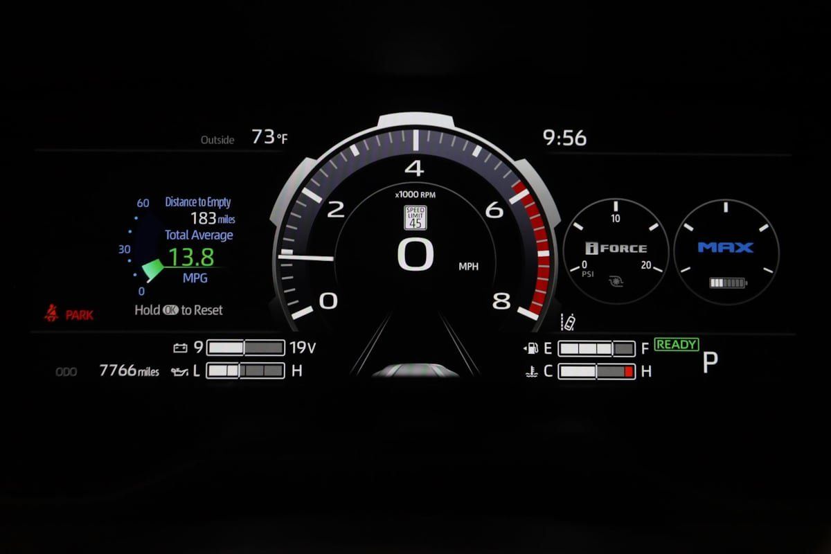 Used 2024 Toyota Sequoia Platinum AWD/4WD image 21