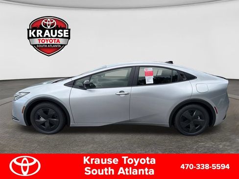 New 2026 Toyota Prius Plug-In Hybrid FWD image 8