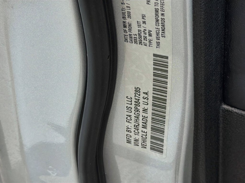 Used 2023 Jeep Grand Cherokee Altitude AWD/4WD image 30