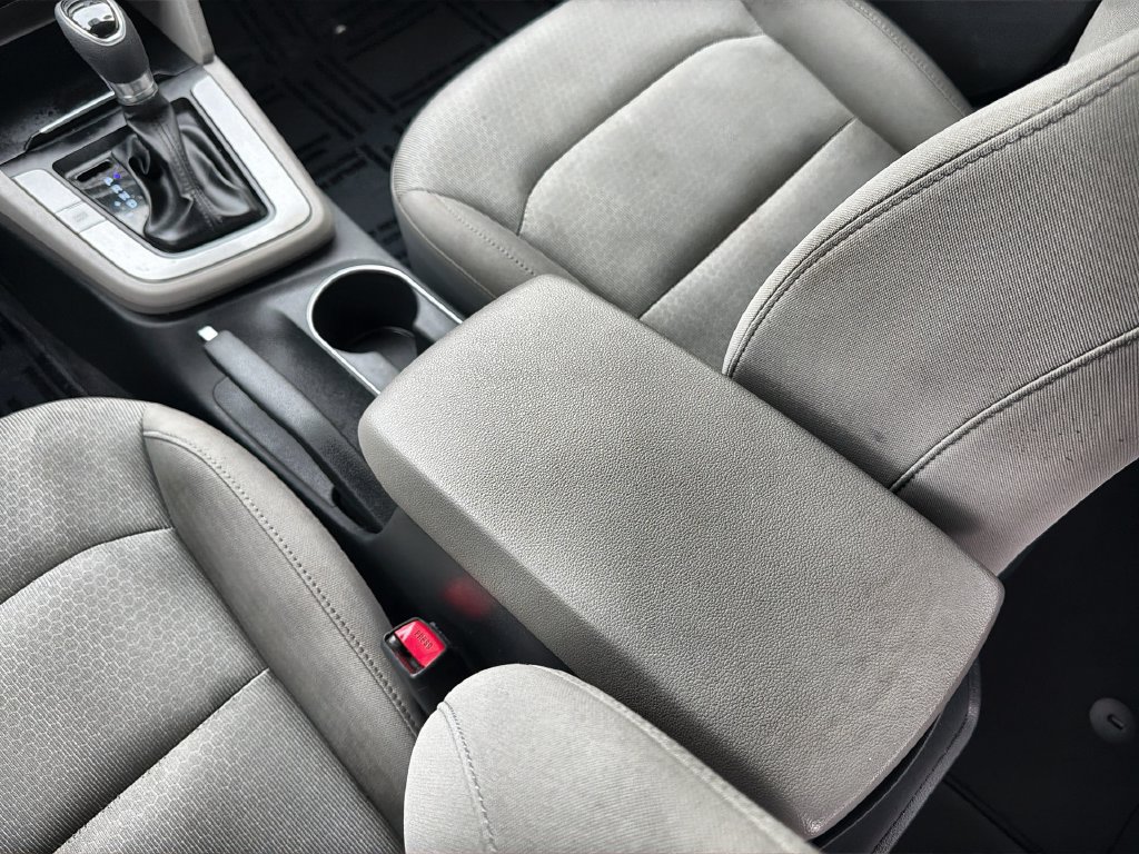 Used 2017 Hyundai Elantra SE FWD image 20