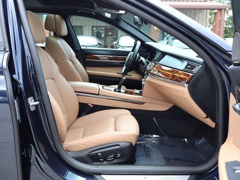 Used 2015 BMW 750Li RWD image 17