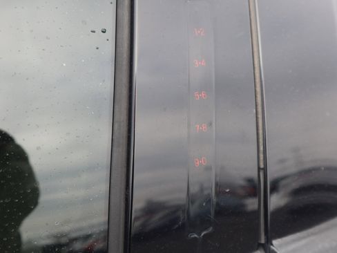 Used 2017 Ford Explorer XLT image 23