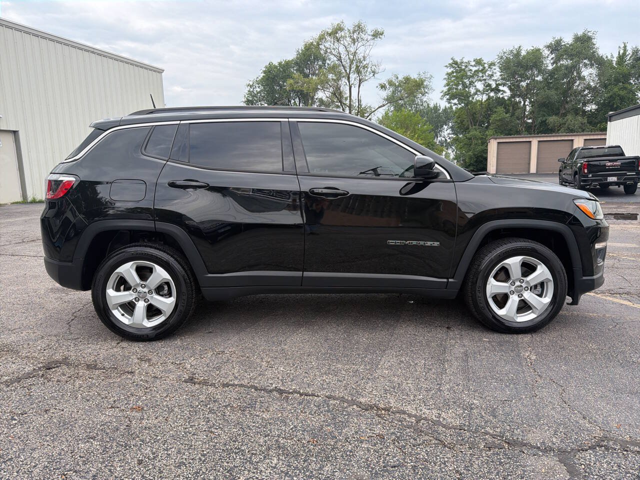 Used 2018 Jeep Compass Latitude w/ Cold Weather Group FWD image 7