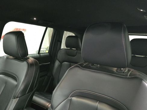 Used 2024 Jeep Grand Cherokee Limited image 21