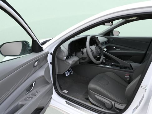 New 2025 Hyundai Elantra Sport image 10