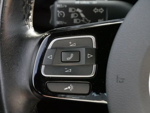 Used 2017 Volkswagen Beetle 1.8T S image 25