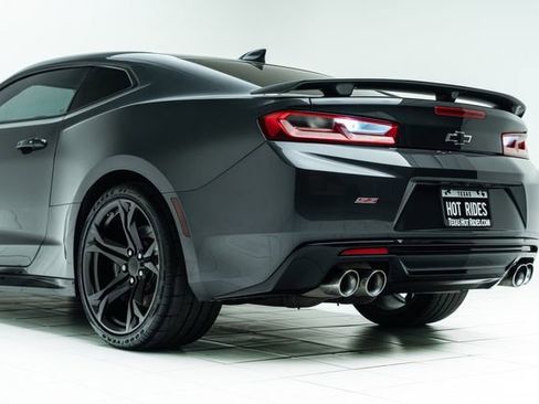 Used 2017 Chevrolet Camaro SS RWD image 20
