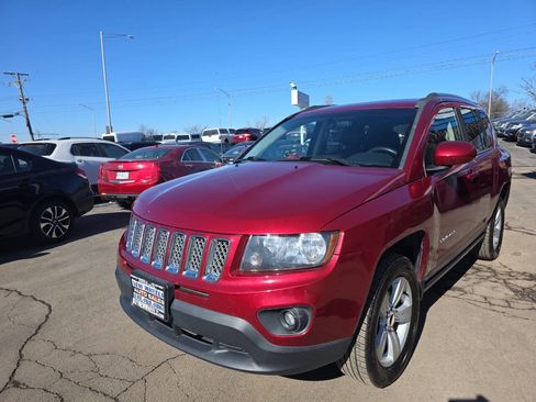 Used 2014 Jeep Compass Latitude FWD image 1