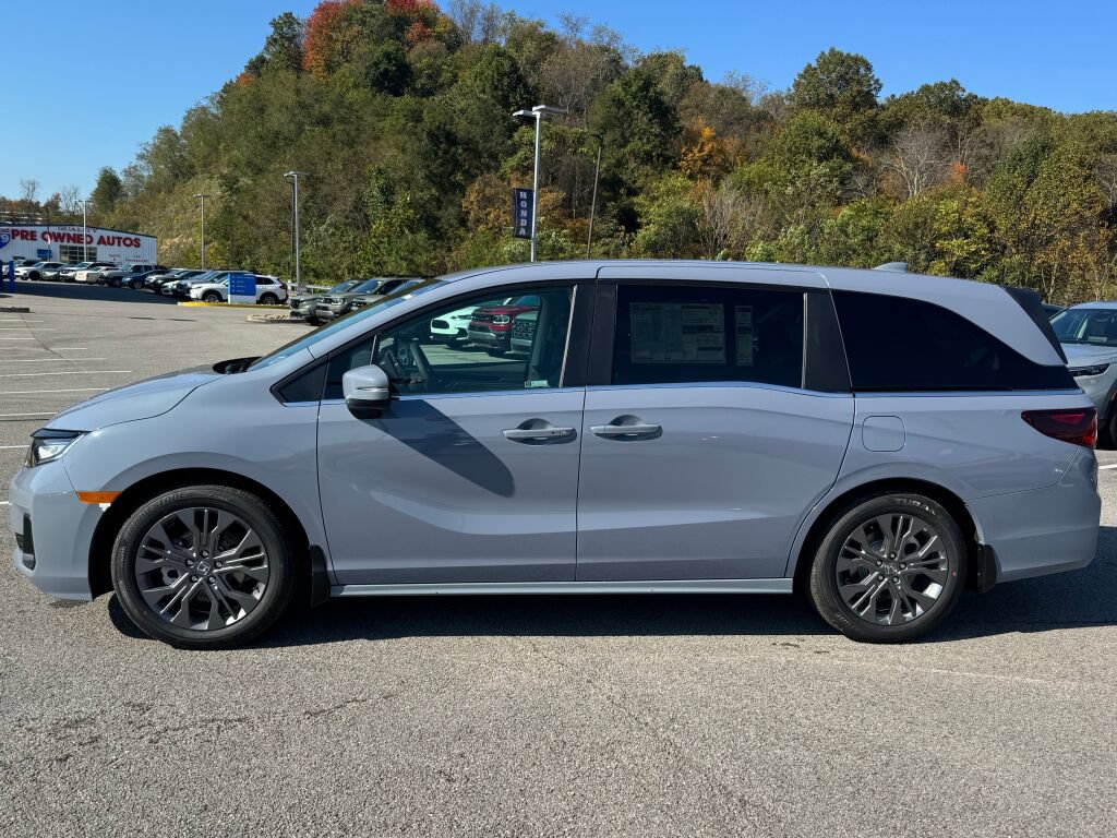 New 2027 Honda Odyssey Touring image 3