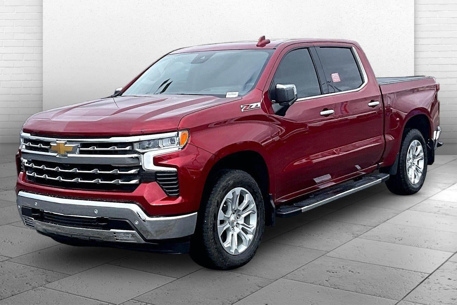 Used 2025 Chevrolet Silverado 1500 LTZ w/ LTZ Premium Package AWD/4WD image 13