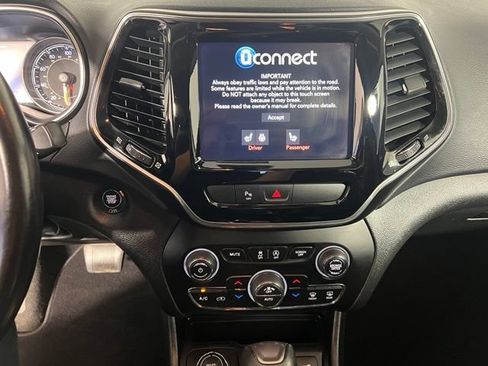 Certified 2020 Jeep Cherokee Limited AWD/4WD image 20