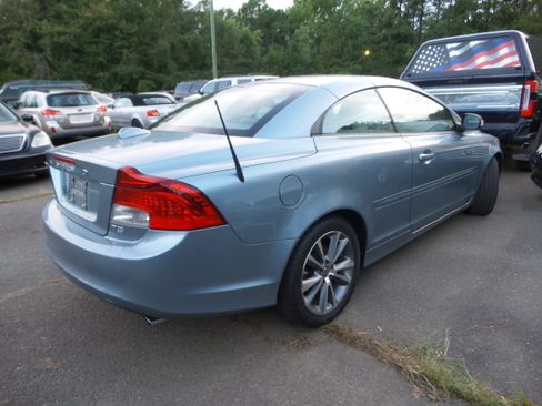 Used 2011 Volvo C70 T5 FWD image 4