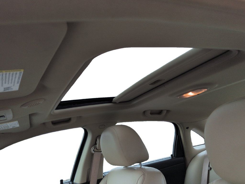 Used 2012 Chevrolet Impala LTZ FWD image 13