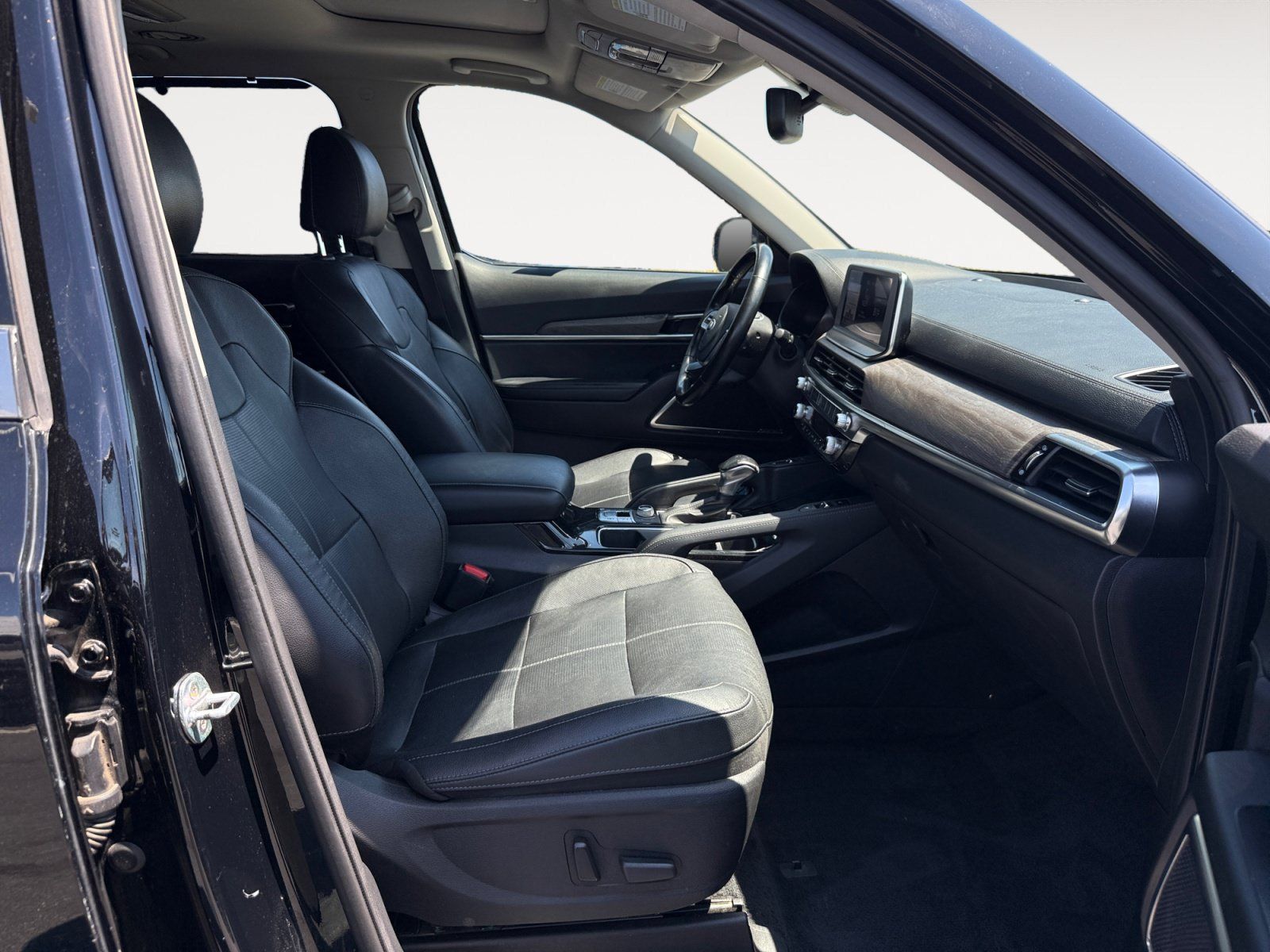 Used 2021 Kia Telluride SX w/ Nightfall Edition Package AWD/4WD image 19