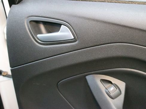Used 2017 Ford Escape SE FWD image 12