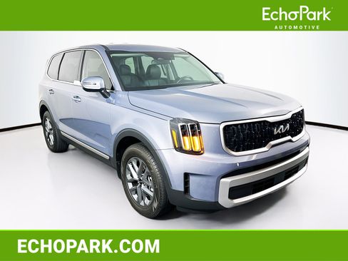 Used 2025 Kia Telluride LX FWD image 1