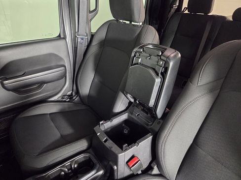 Used 2023 Jeep Gladiator Sport AWD/4WD image 21