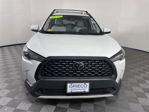 Used 2023 Toyota Corolla Cross LE w/ Moonroof Package image 3