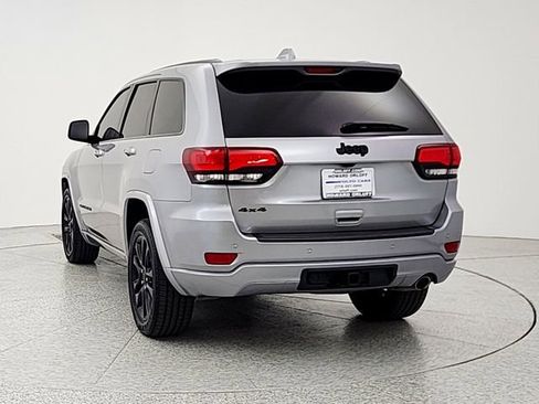 Used 2021 Jeep Grand Cherokee Laredo X AWD/4WD image 6
