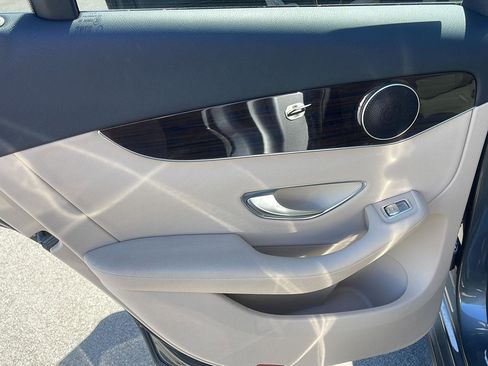 Used 2016 Mercedes-Benz GLC 300 image 26