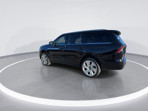 New 2025 Lincoln Navigator Reserve AWD/4WD image 6