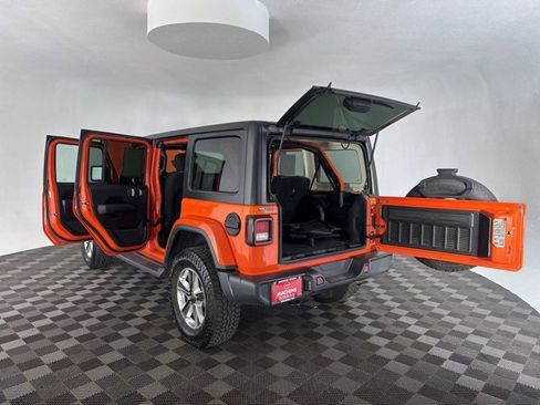 Used 2018 Jeep Wrangler Unlimited Sahara image 14
