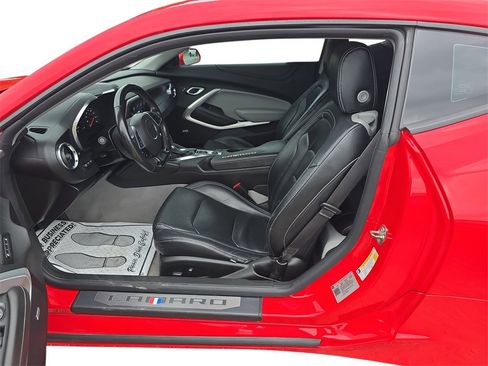 Used 2021 Chevrolet Camaro LT w/ RS Package image 9