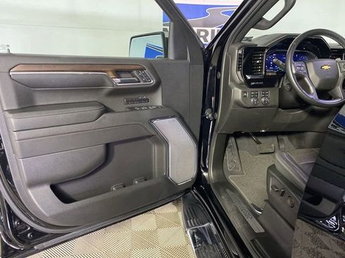 Certified 2024 Chevrolet Silverado 1500 High Country w/ Technology Package AWD/4WD image 28