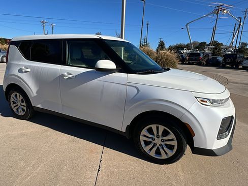 Used 2020 Kia Soul LX image 5