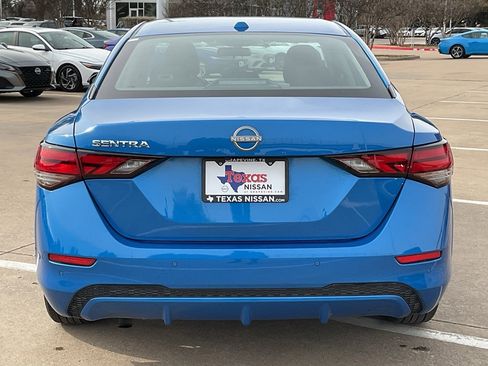 Used 2025 Nissan Sentra SV image 6