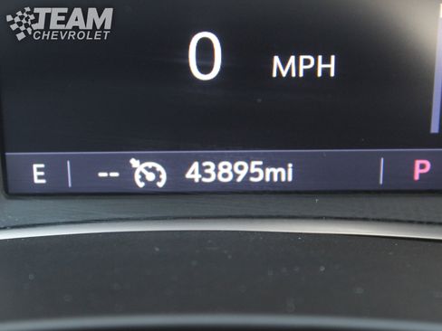 Used 2024 GMC Terrain SLT image 14