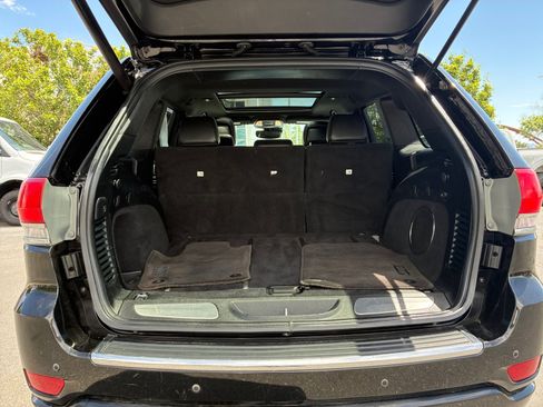 Used 2017 Jeep Grand Cherokee Overland w/ Jeep Active Safety Group AWD/4WD image 33