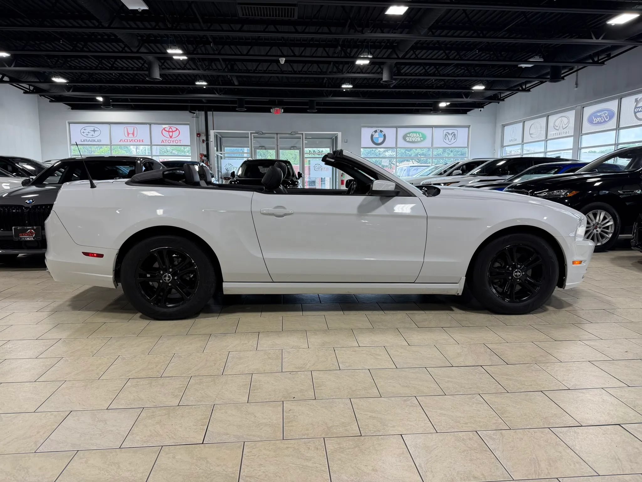 Used 2014 Ford Mustang Premium RWD image 25